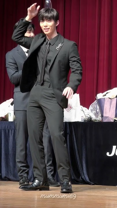 Latest photo of Hwiyoung (SF9)