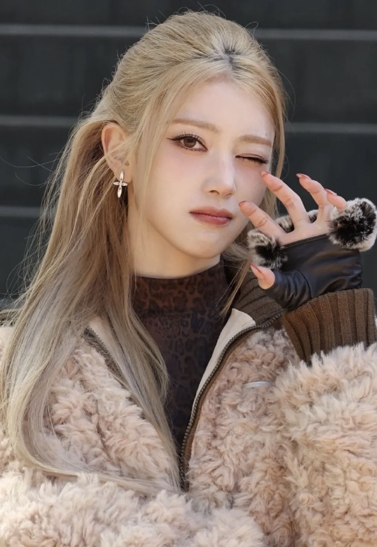 Behind-the-scenes cut of Xiao Ting (Kep1er)