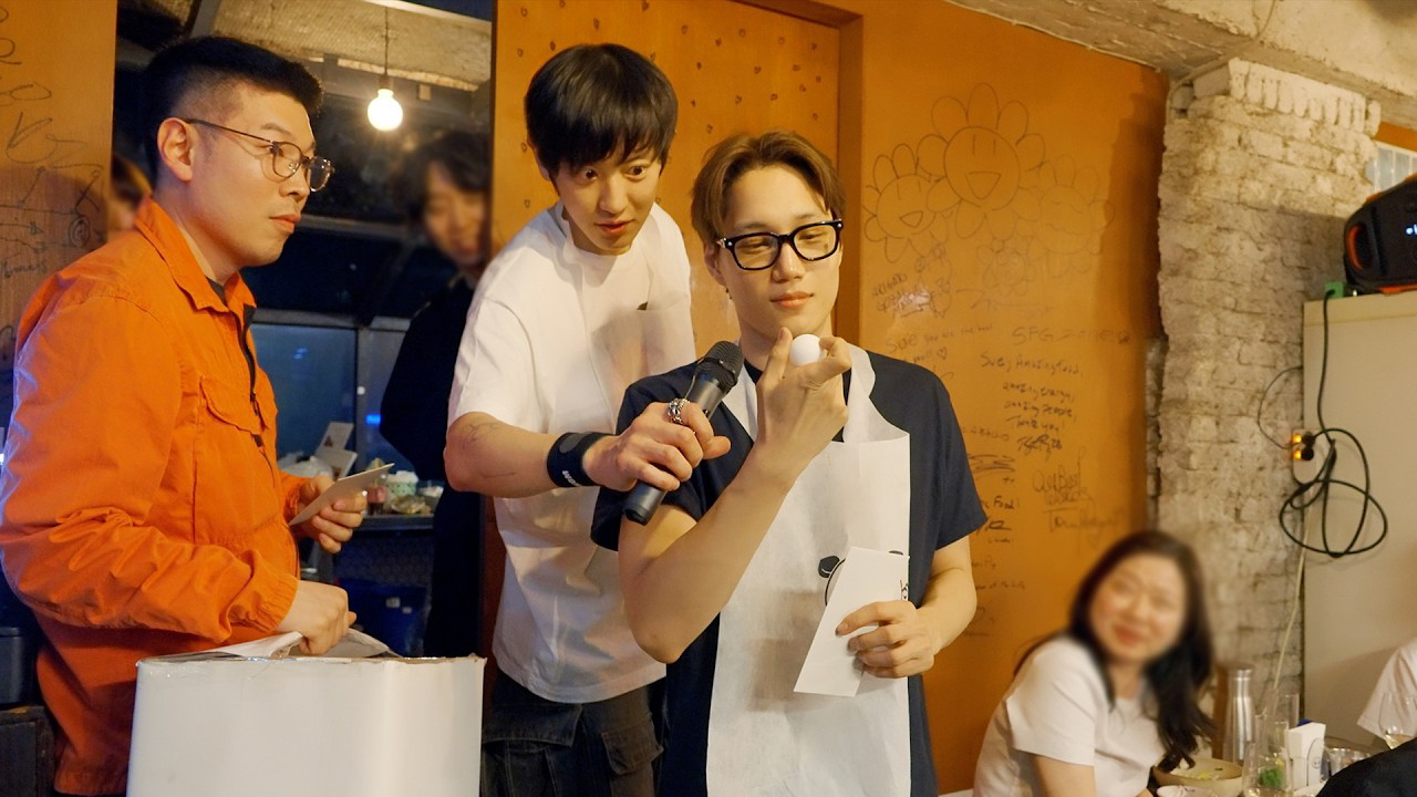 Recent activity shot of Chanyeol (EXO)