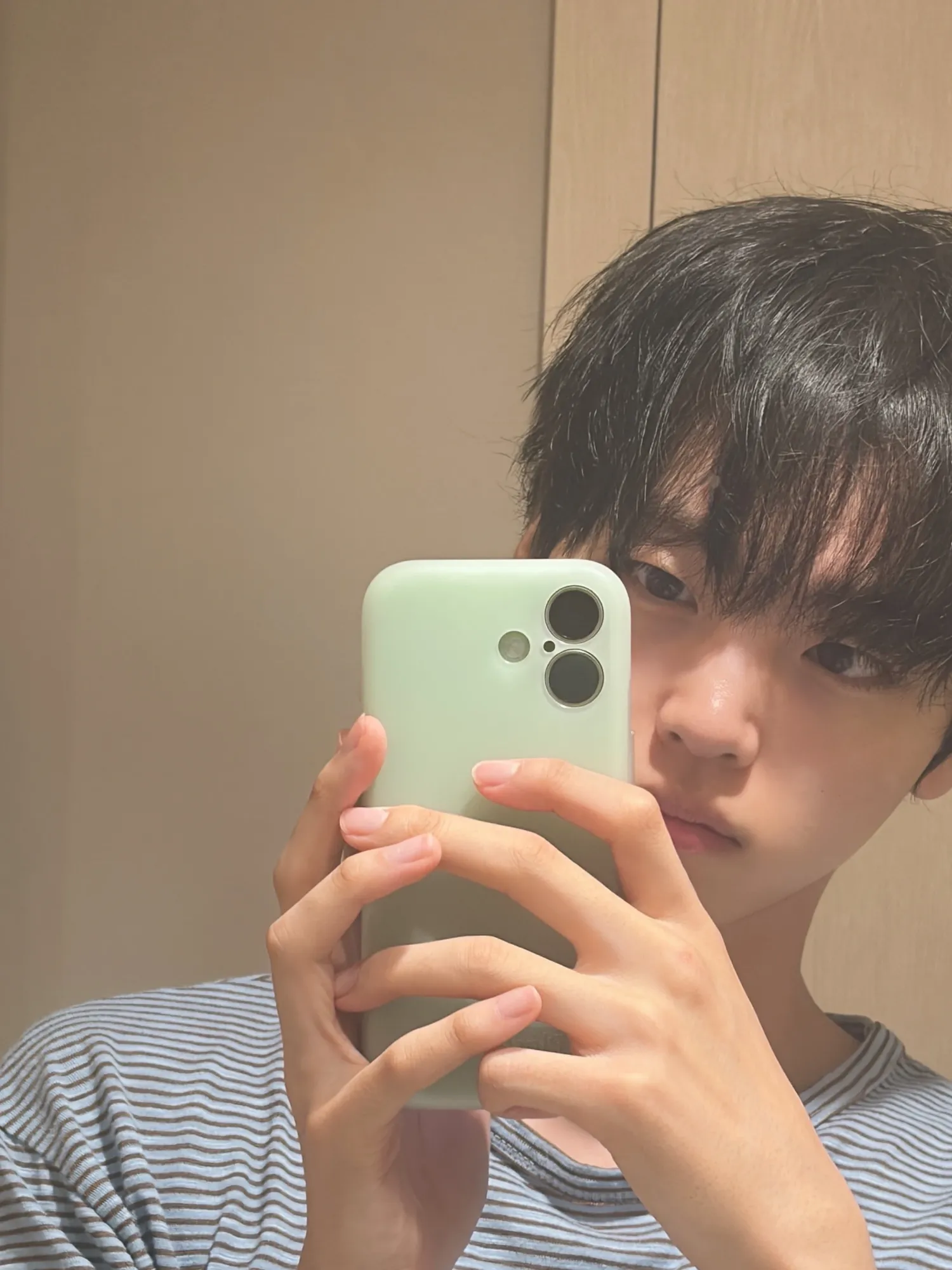 Latest photo of Hyeongjun (CRAVITY)