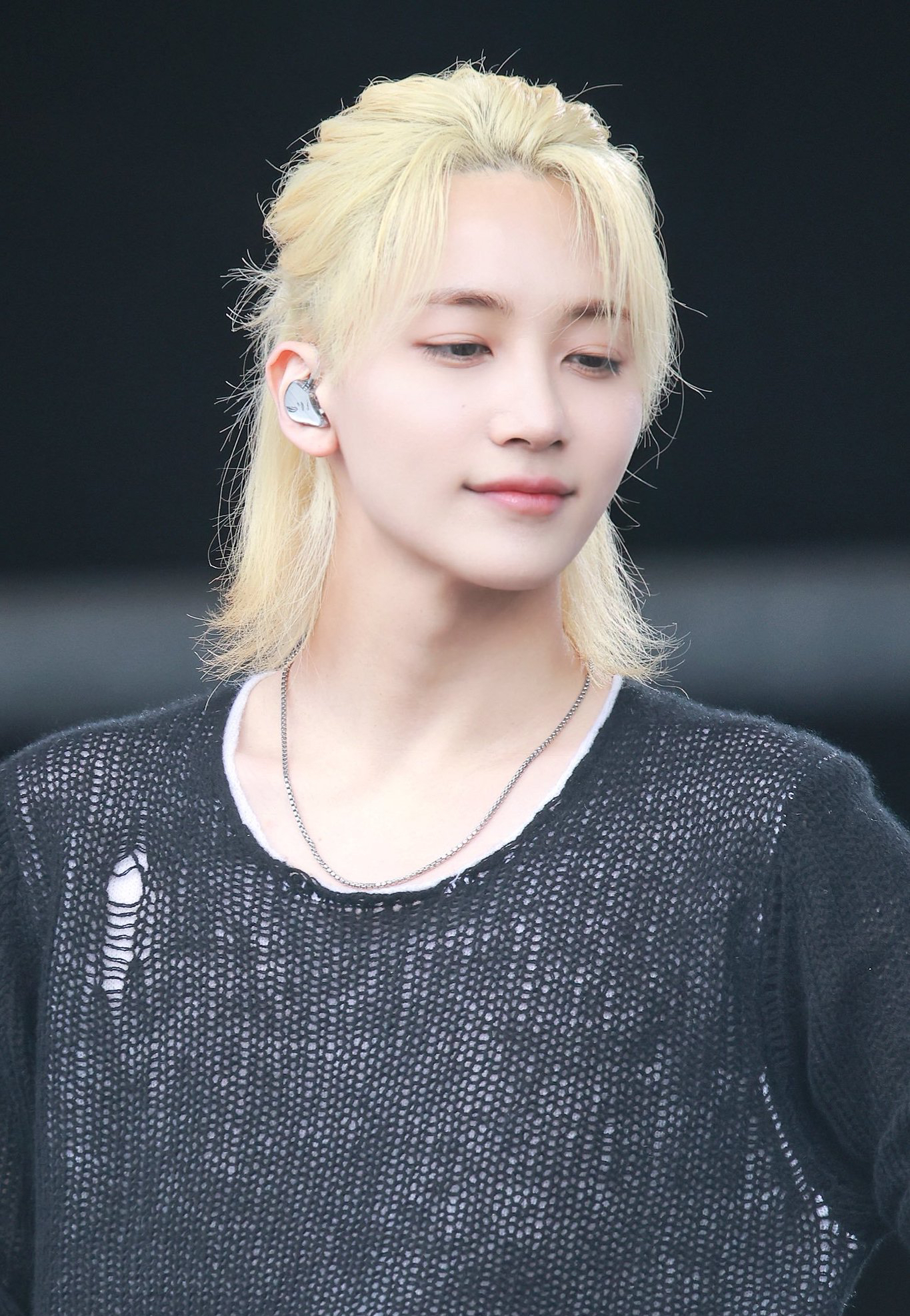 Recent activity shot of Jeonghan (SEVENTEEN)