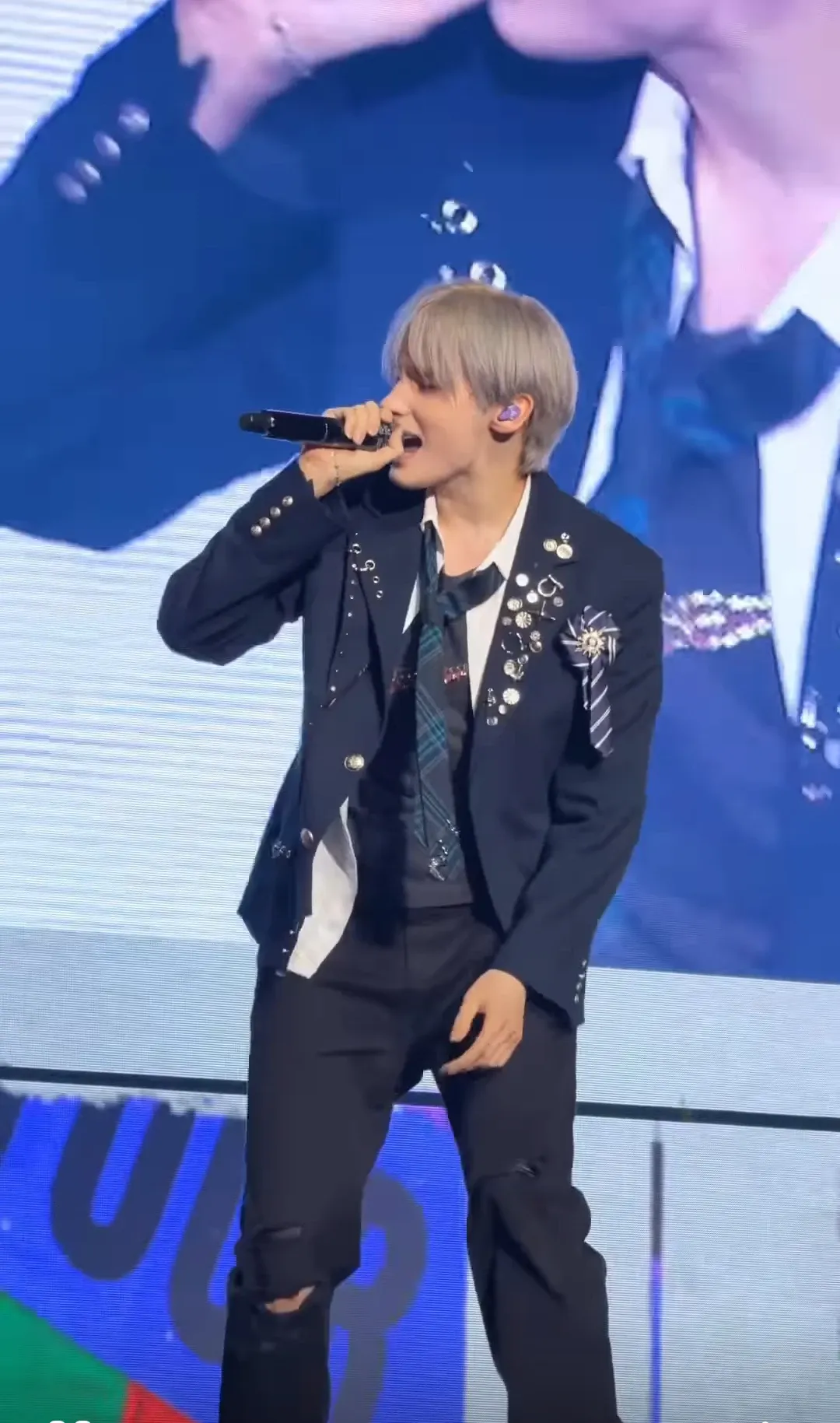 A moment captured by HueningKai (TOMORROW X TOGETHER)'s fan