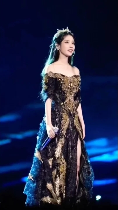 아이유의 비하인드 컷