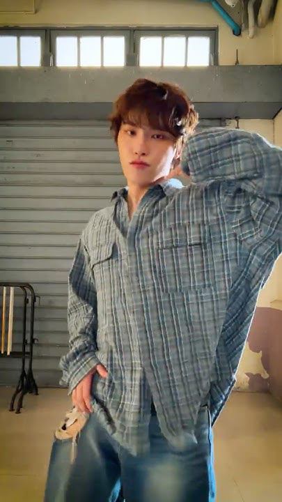 A moment captured by Dino (SEVENTEEN)'s fan