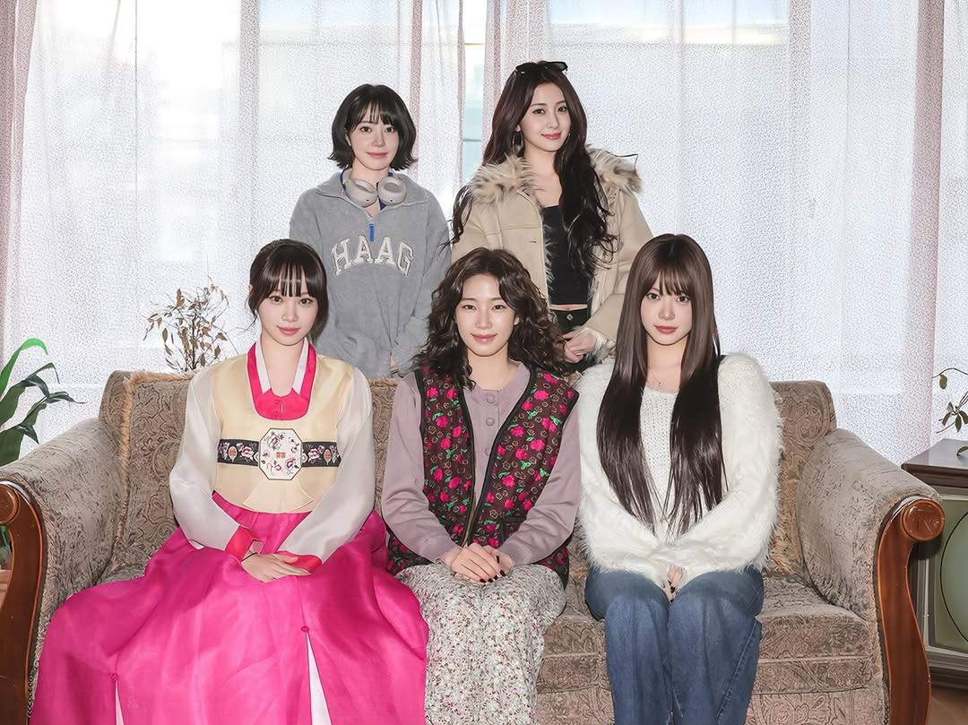 Latest photo of Kim Chaewon (LE SSERAFIM)