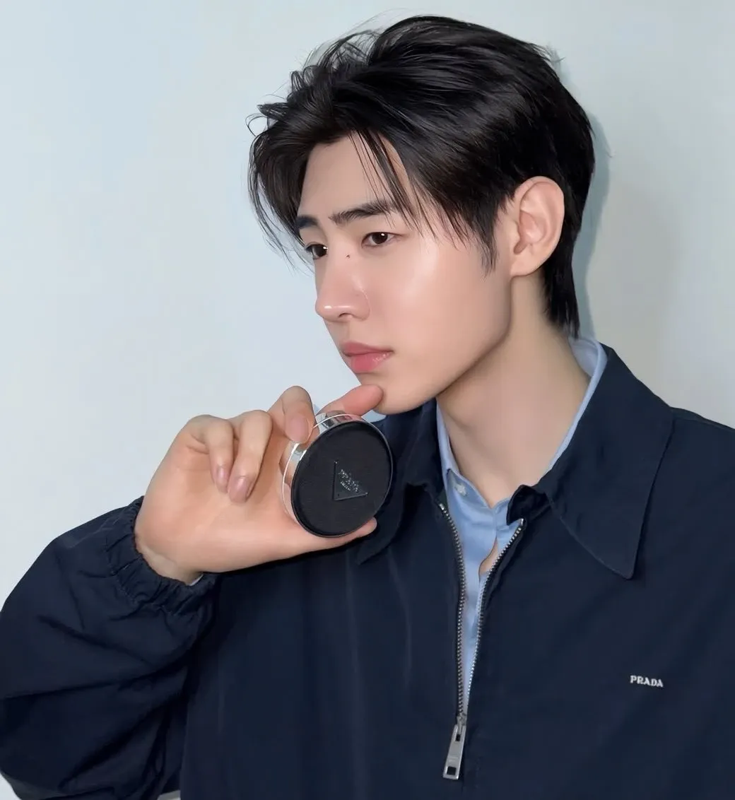 Behind-the-scenes cut of Sunghoon (ENHYPEN)