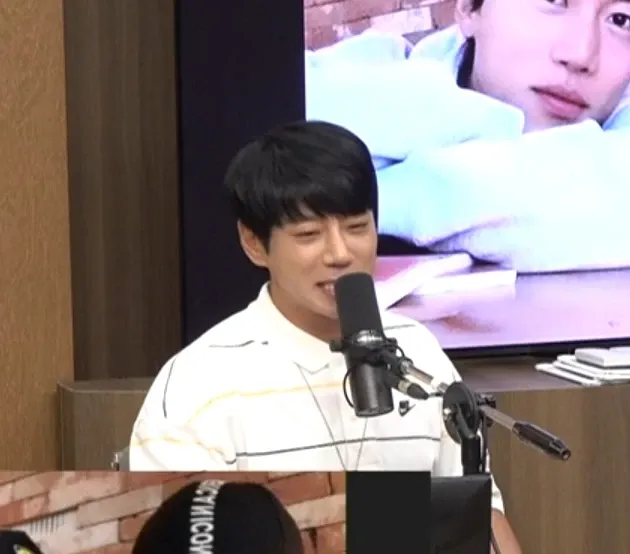 Behind-the-scenes cut of Hwang Chiyeol