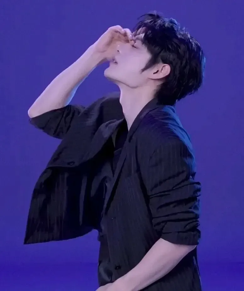 A moment captured by Kim Jiwoong (ZEROBASEONE)'s fan