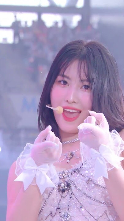 Behind-the-scenes cut of TWICE