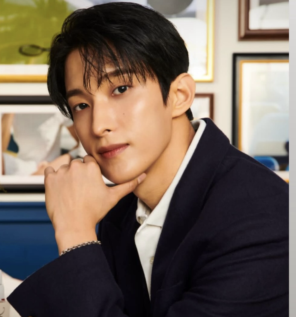 Foto aktivitas terbaru DK (SEVENTEEN)