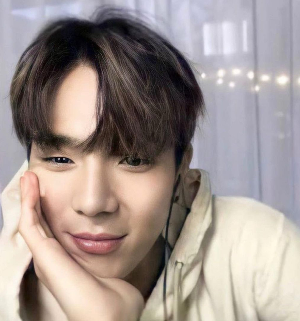 Shownu (MONSTA X)粉絲拍下的瞬間