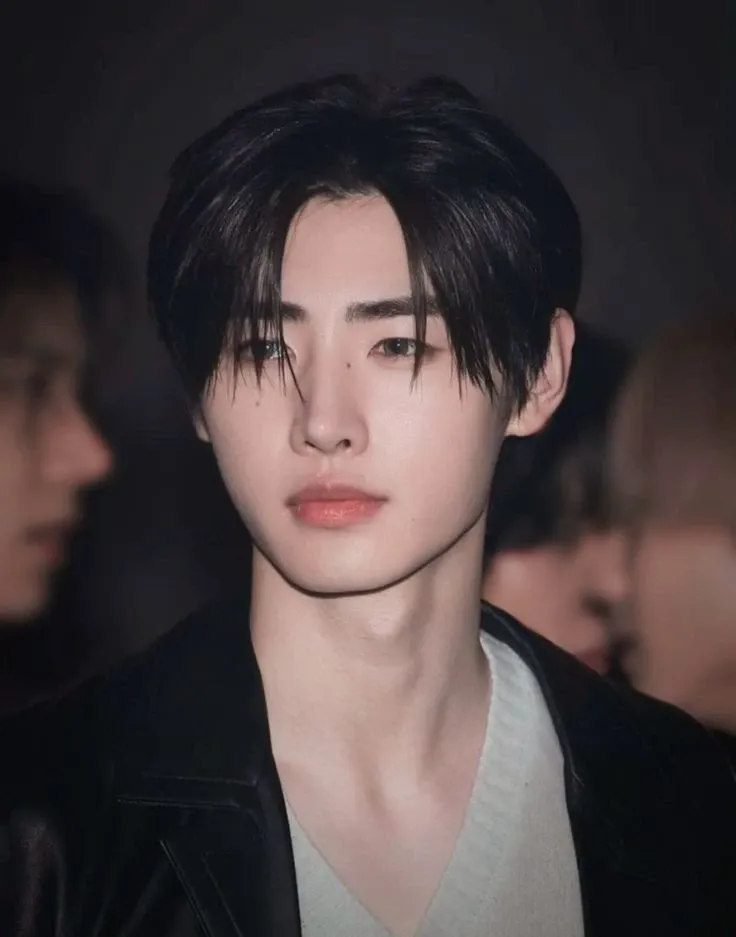 Foto terbaru Sunghoon (ENHYPEN)
