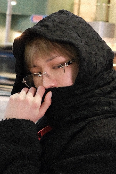 Behind-the-scenes cut of Junhyeok (TNX)