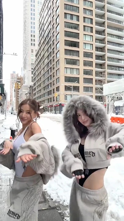 Potret di balik layar Momo (TWICE)