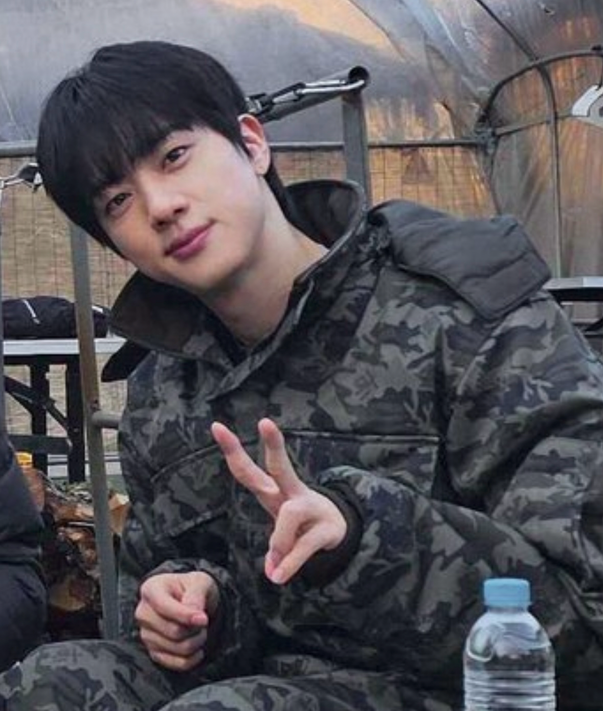 Momen yang diabadikan oleh penggemar Jin (BTS)