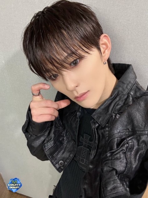 Behind-the-scenes cut of Haseung (WHIB)