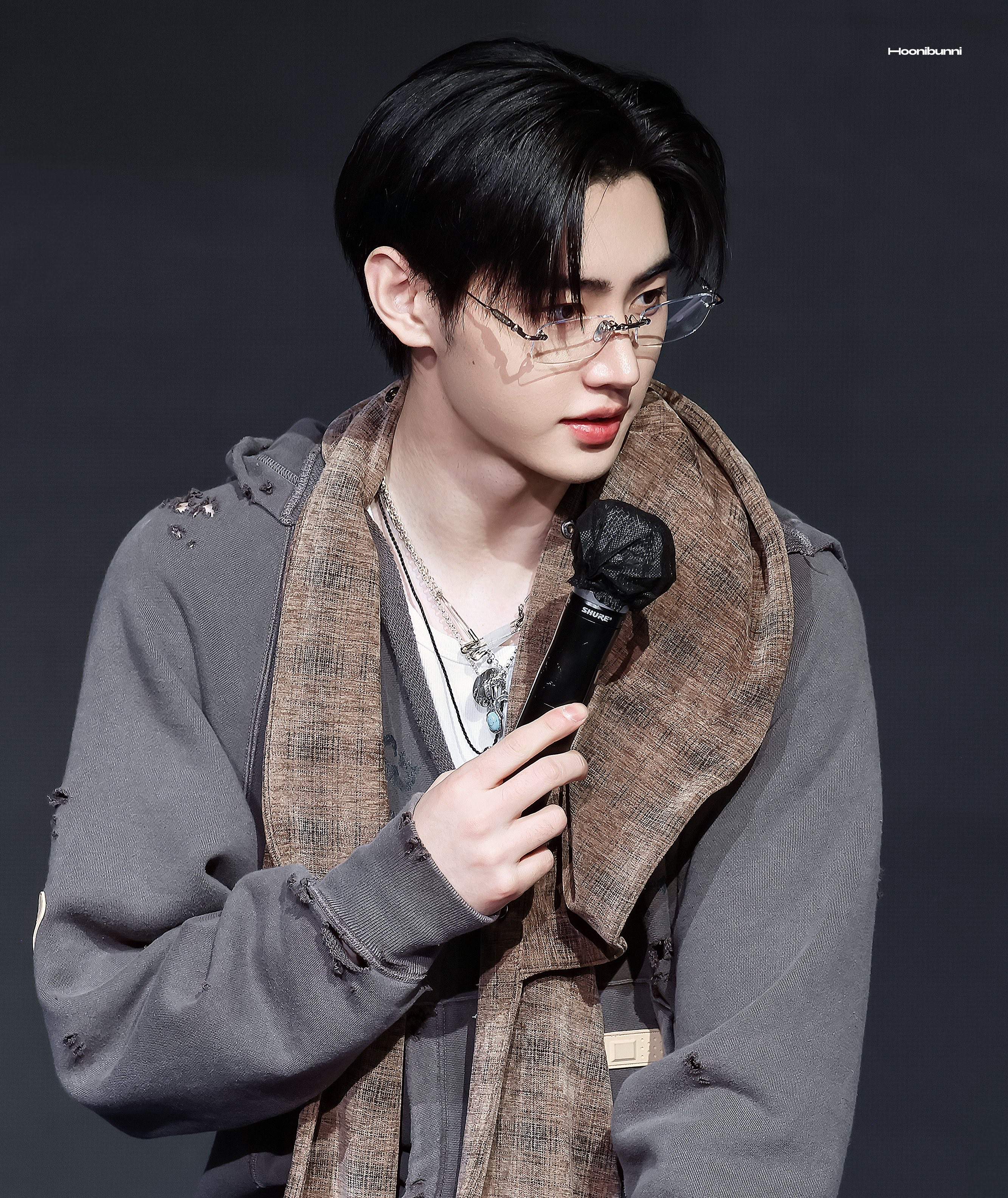 Behind-the-scenes cut of Sunghoon (ENHYPEN)