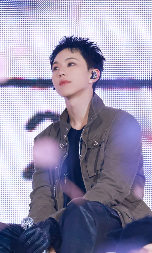 Fandom-recommended wallpaper image of Hoshi (SEVENTEEN)