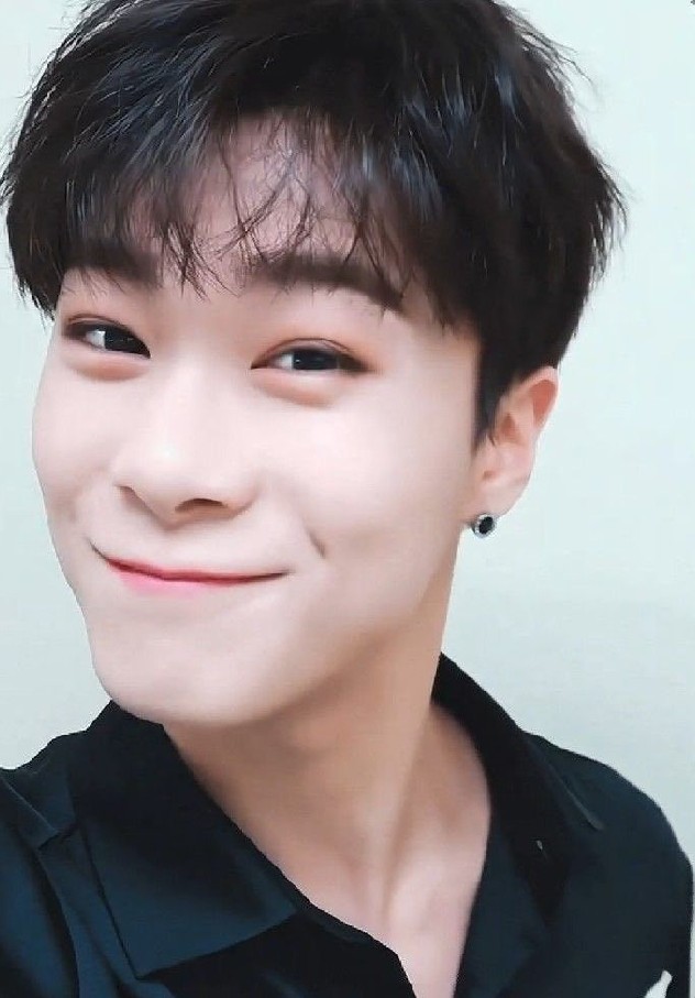 A moment captured by Moonbin (ASTRO)'s fan