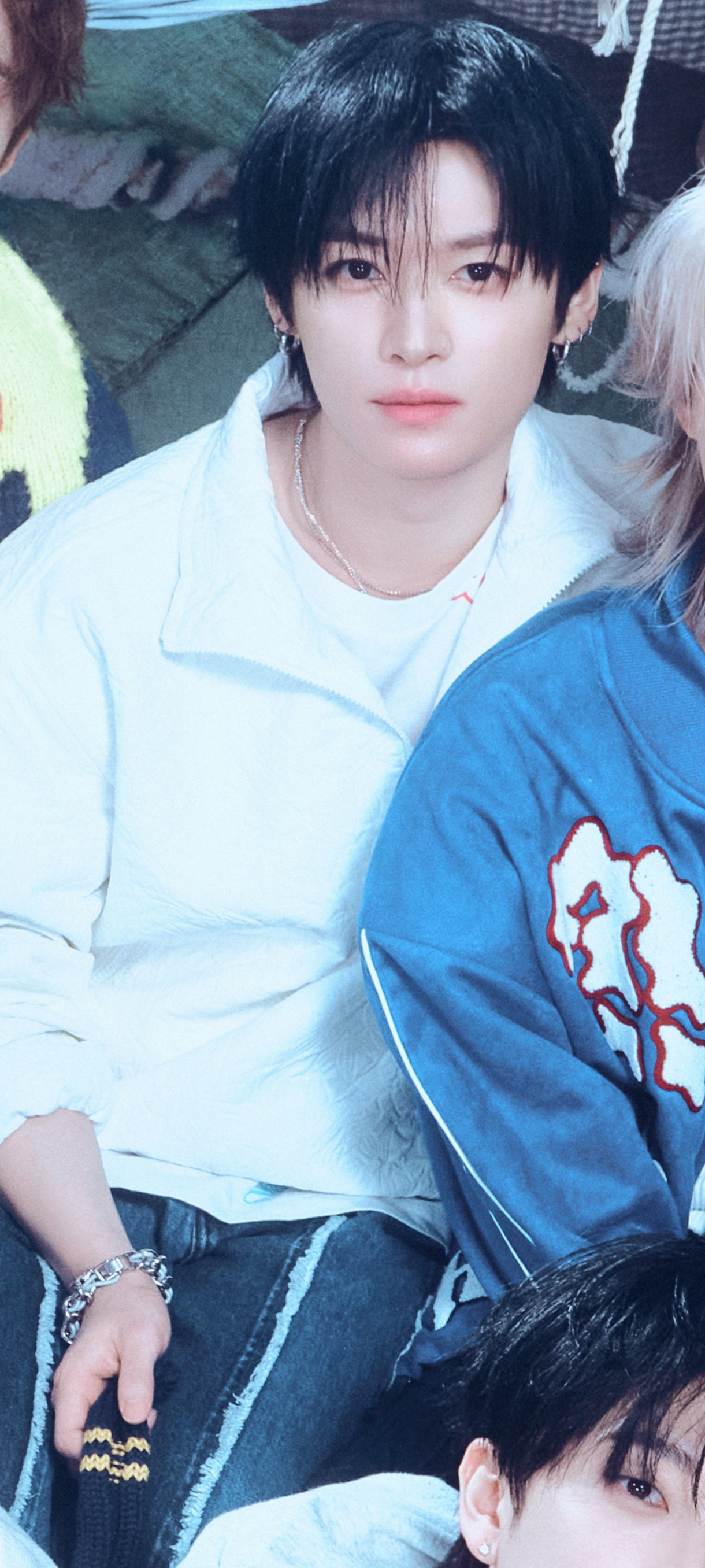 Today's most popular wallpaper in the Lee Know (Stray Kids) community