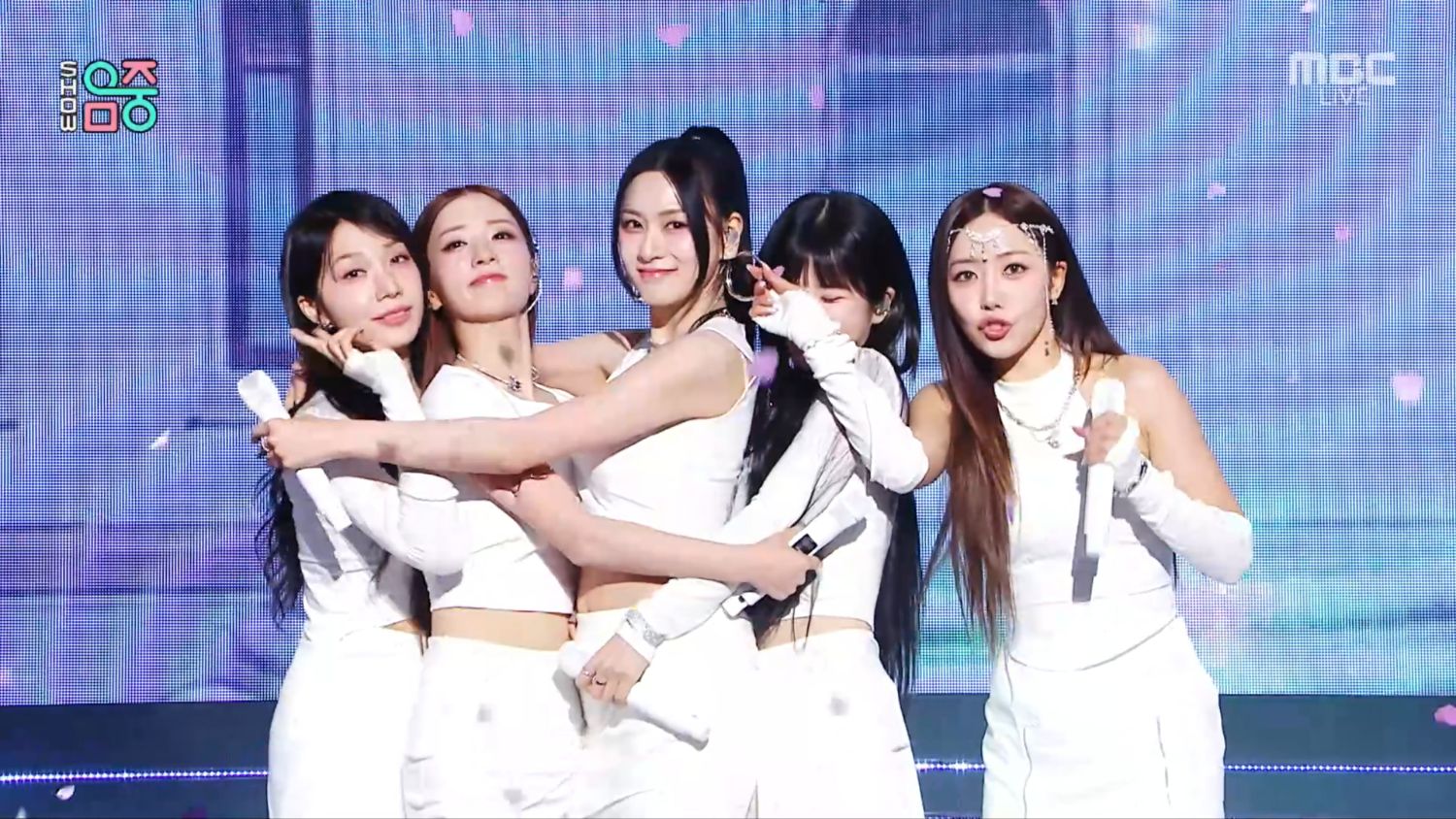 Apinkの舞台裏ショット