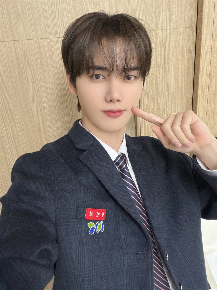 Latest photo of CRAVITY