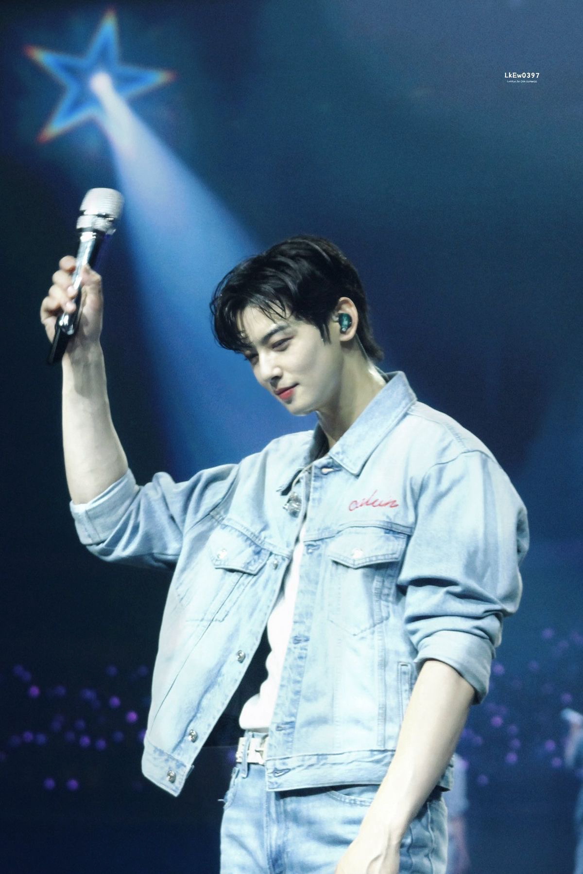 Recent activity shot of Eunwoo (ASTRO)