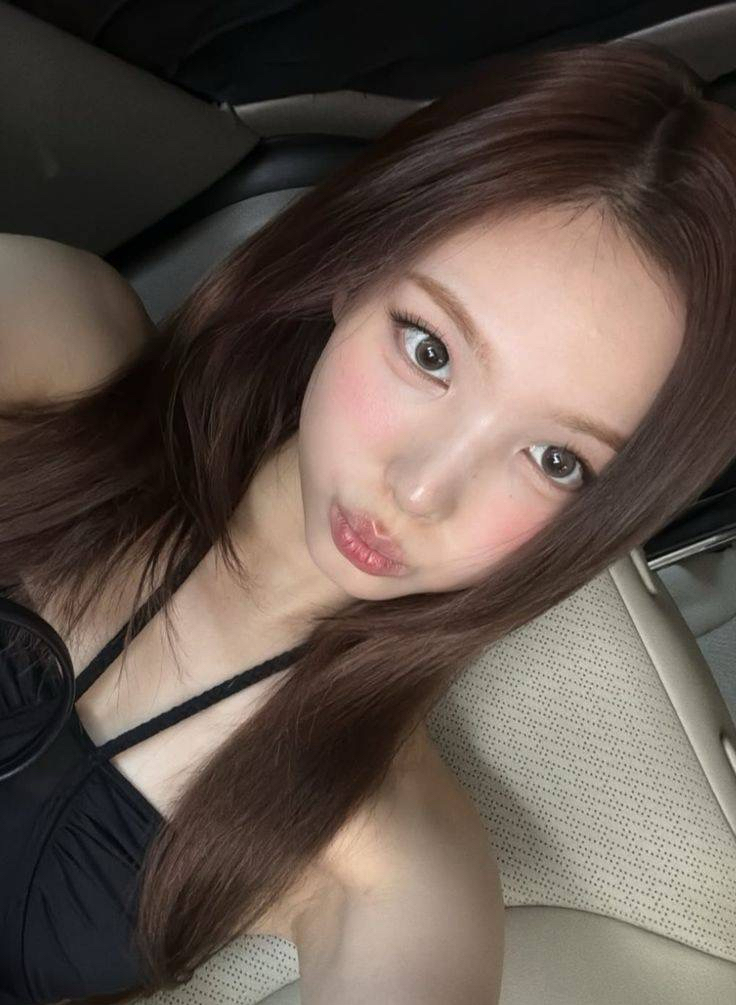 Potret di balik layar Nayeon (TWICE)