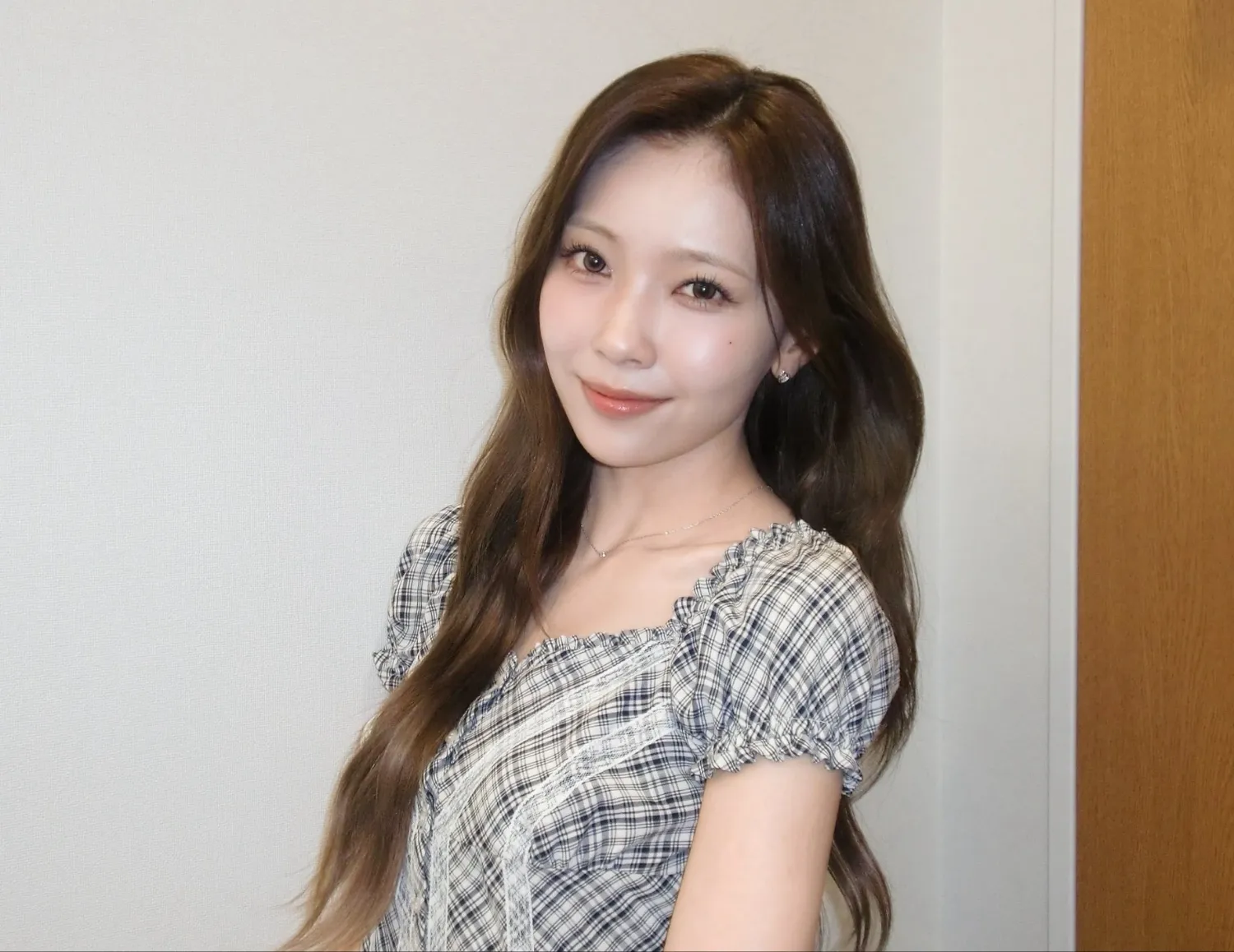 Recent activity shot of Mayuka (NiziU)
