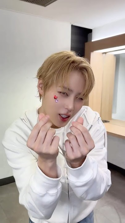 Latest photo of Ha Sungwoon