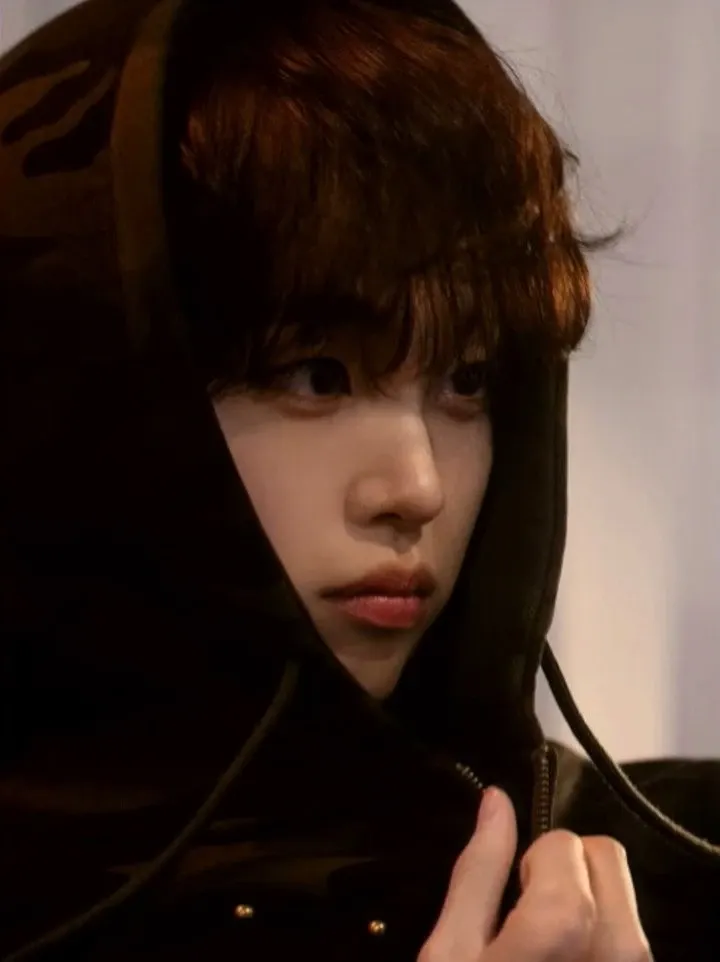 Recent activity shot of Hyeongjun (CRAVITY)