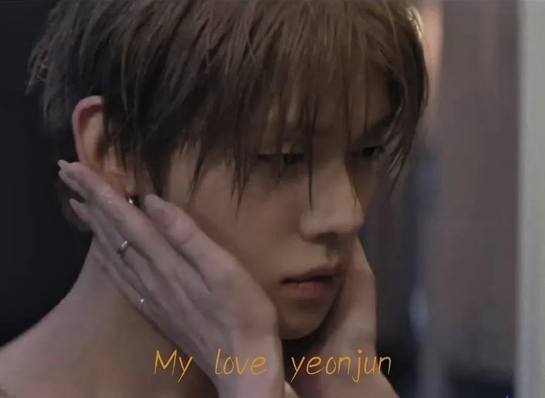 Foto aktivitas terbaru Yeonjun (TOMORROW X TOGETHER)