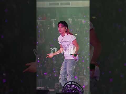 뷔 (방탄소년단) 팬이 찍은 순간