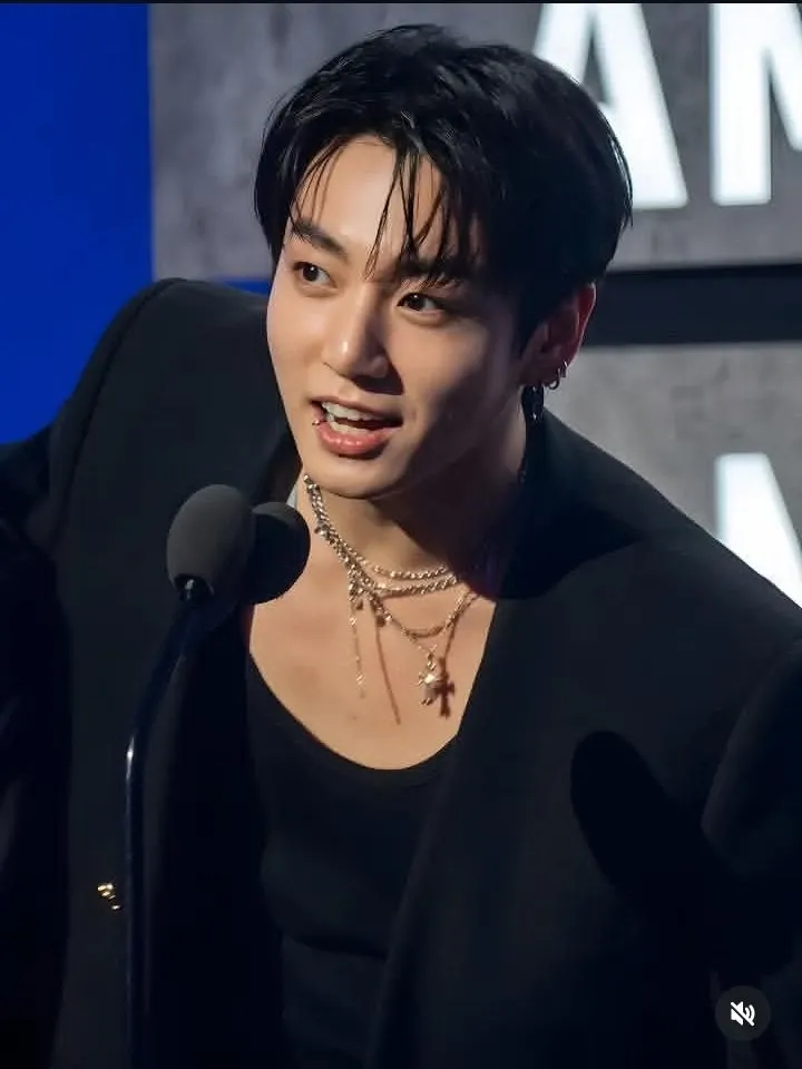 Momen yang diabadikan oleh penggemar Jungkook (BTS)