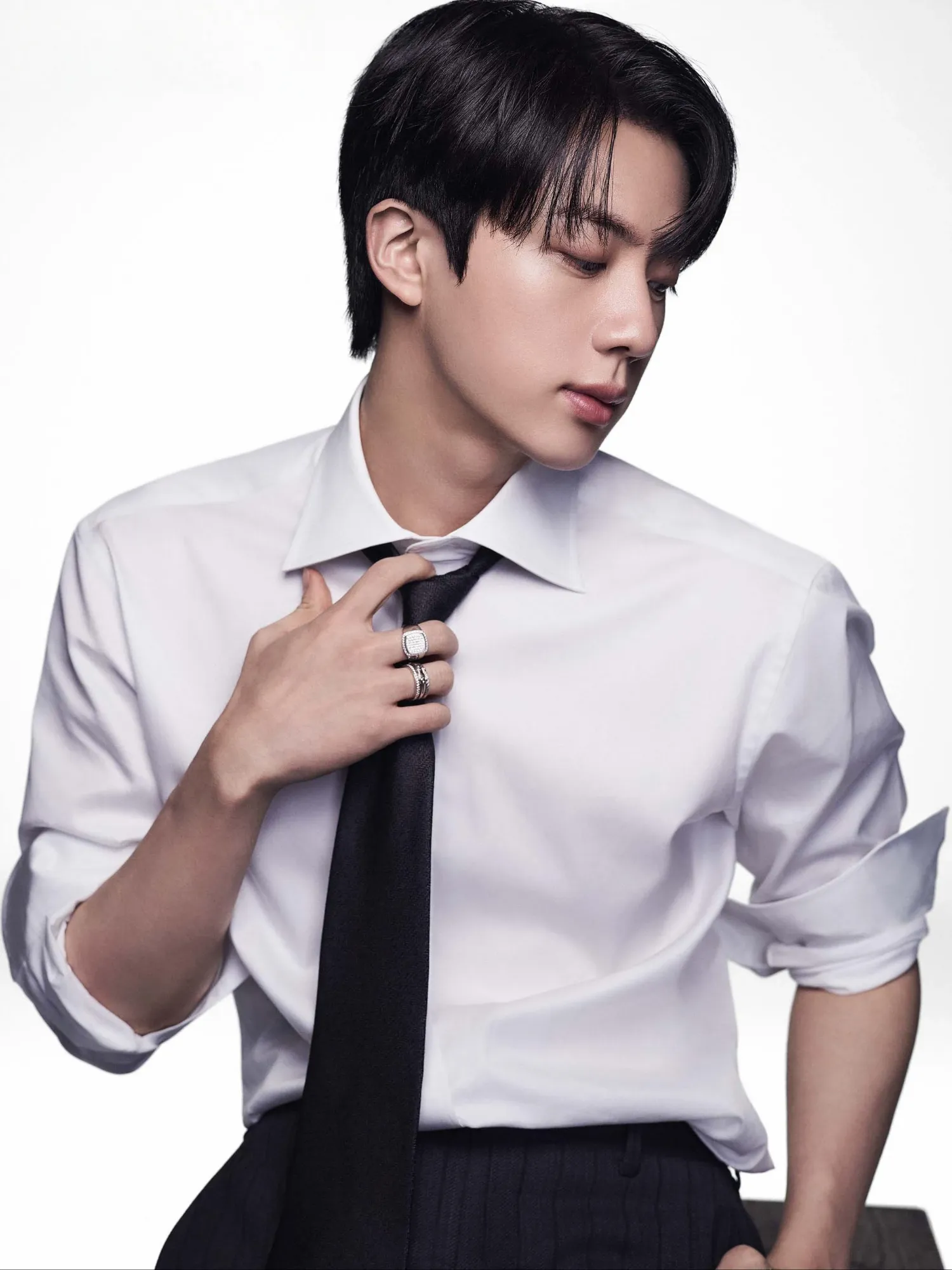 Foto aktivitas terbaru Jin (BTS)