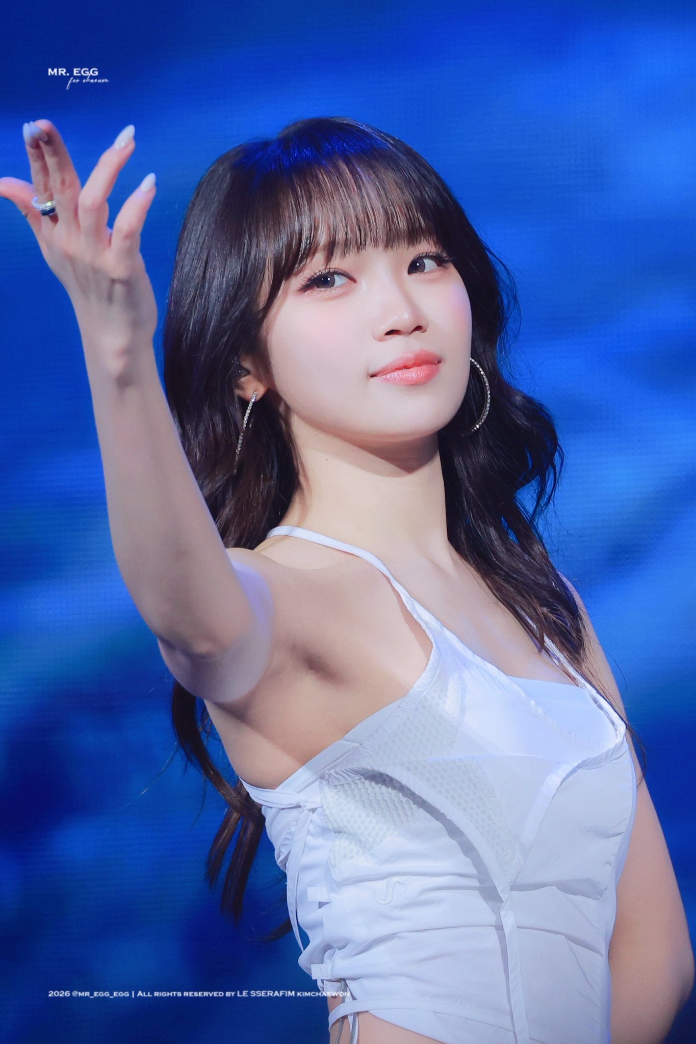 Behind-the-scenes cut of Kim Chaewon (LE SSERAFIM)