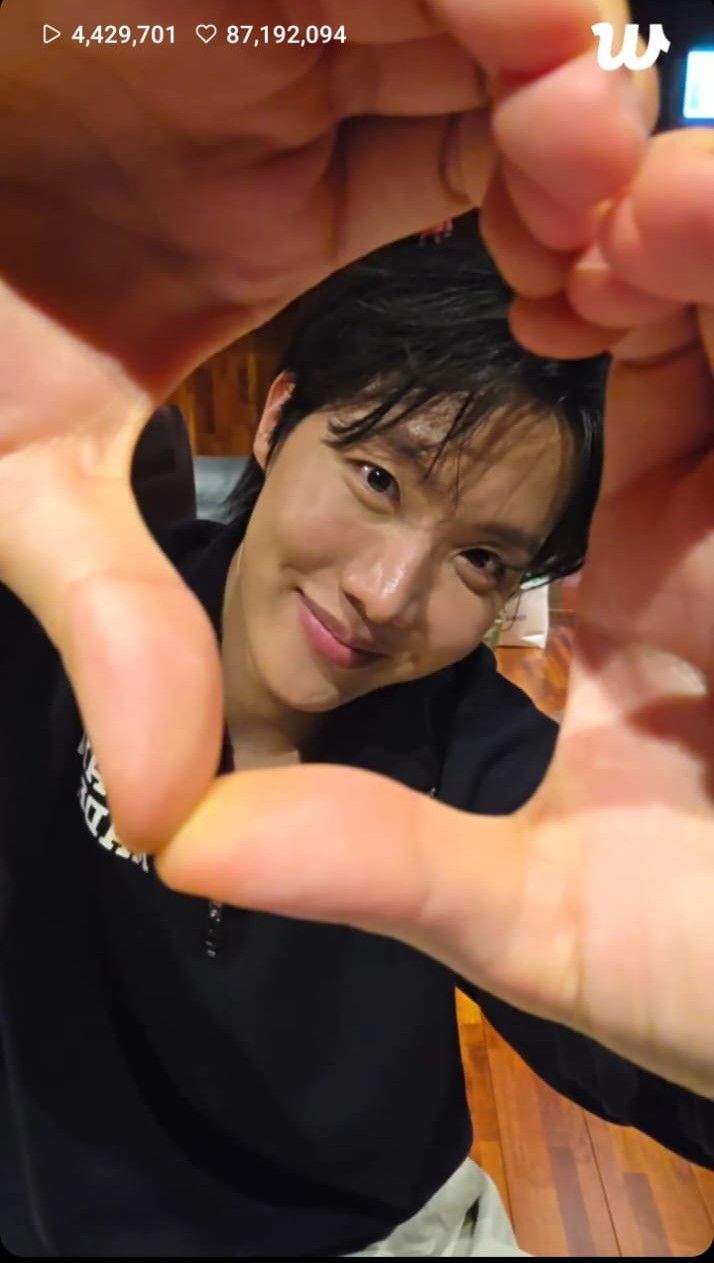 The most beloved wallpaper among j-hope (BTS)'s fans