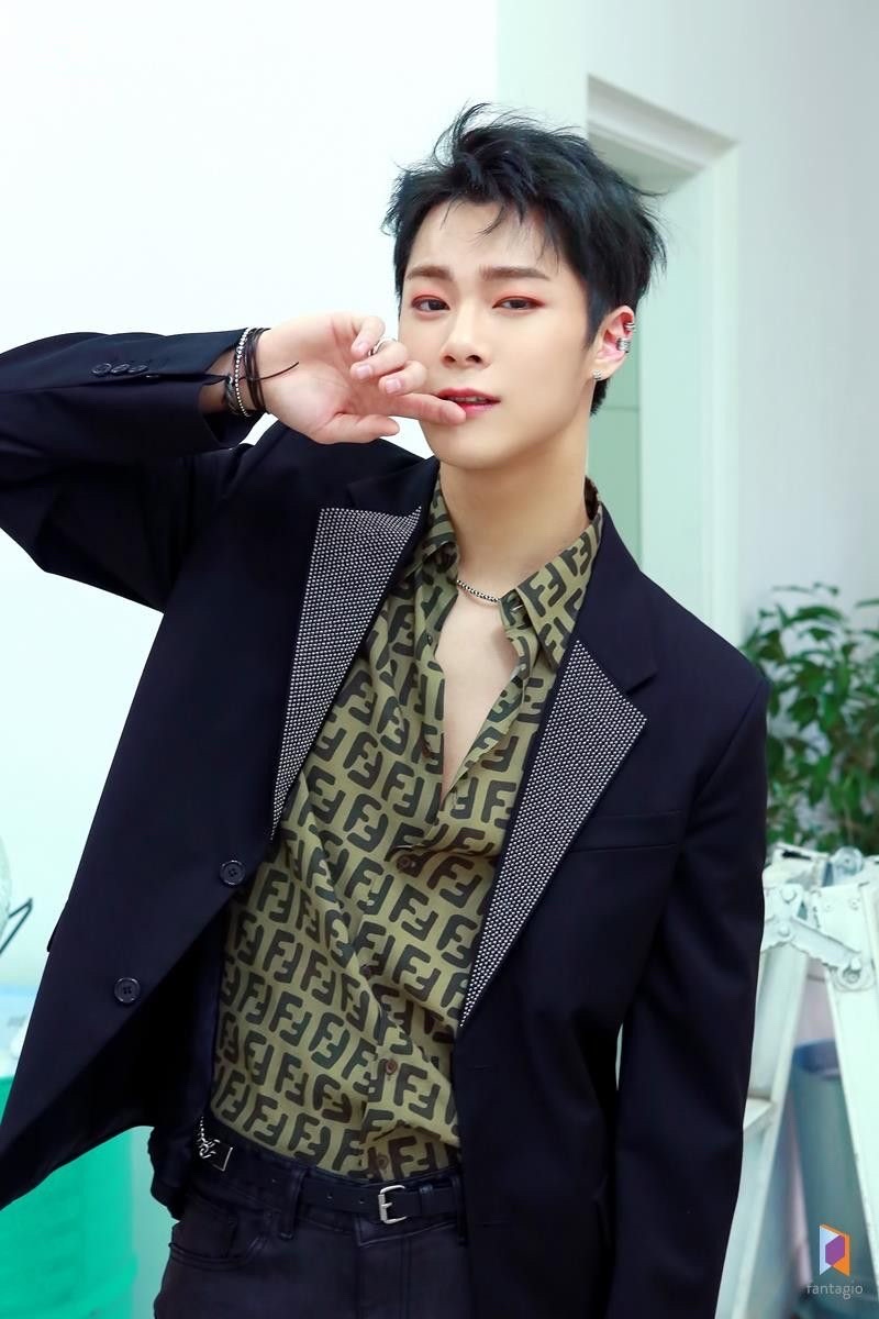 A moment captured by Moonbin (ASTRO)'s fan