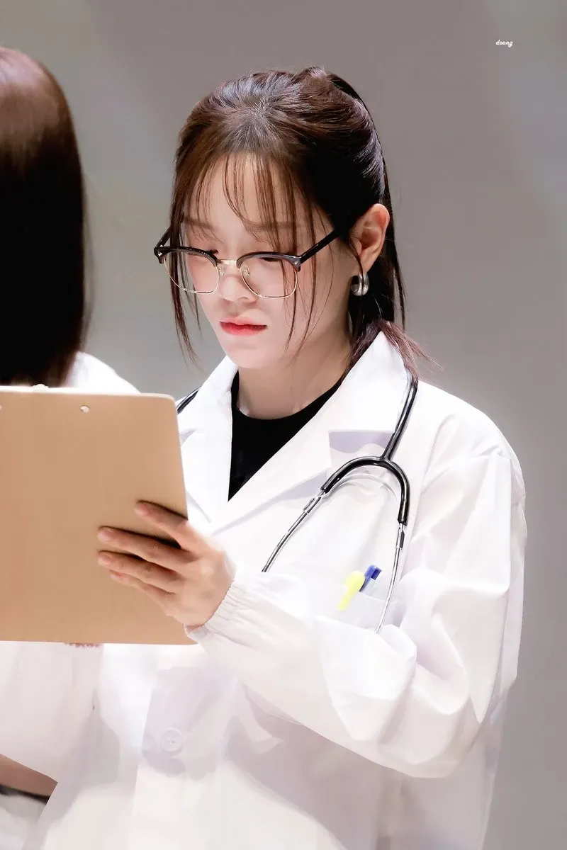 Recent activity shot of Sejeong (I.O.I)