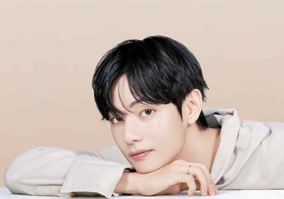 뷔 (방탄소년단)의 최신 사진