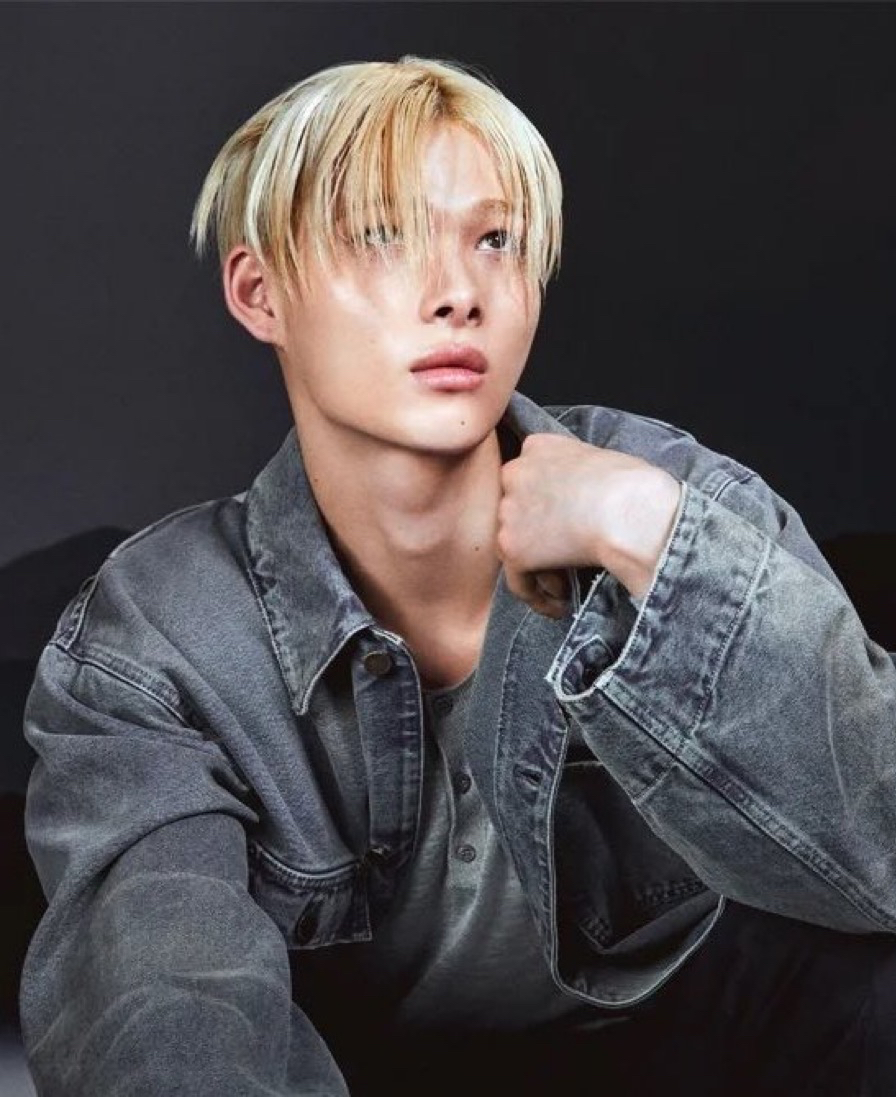 Foto terbaru NI-KI (ENHYPEN)