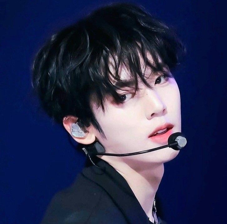 A moment captured by Han Yujin (ZEROBASEONE)'s fan