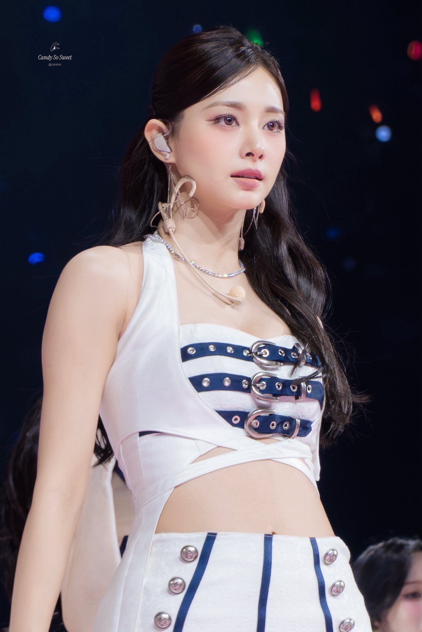 Potret di balik layar Tzuyu (TWICE)