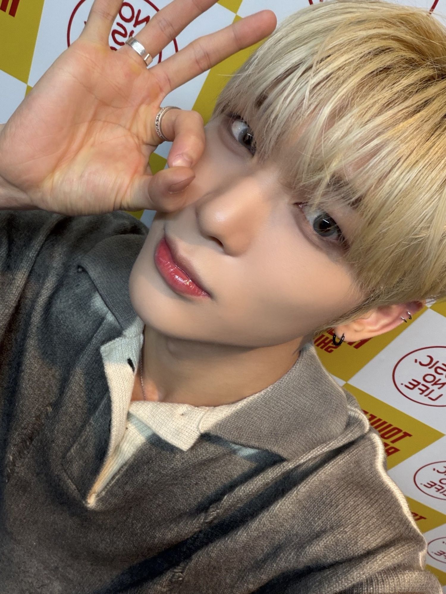 Behind-the-scenes cut of Siyun (NOWZ)