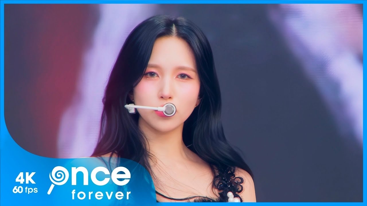 모모 (TWICE)의 비하인드 컷