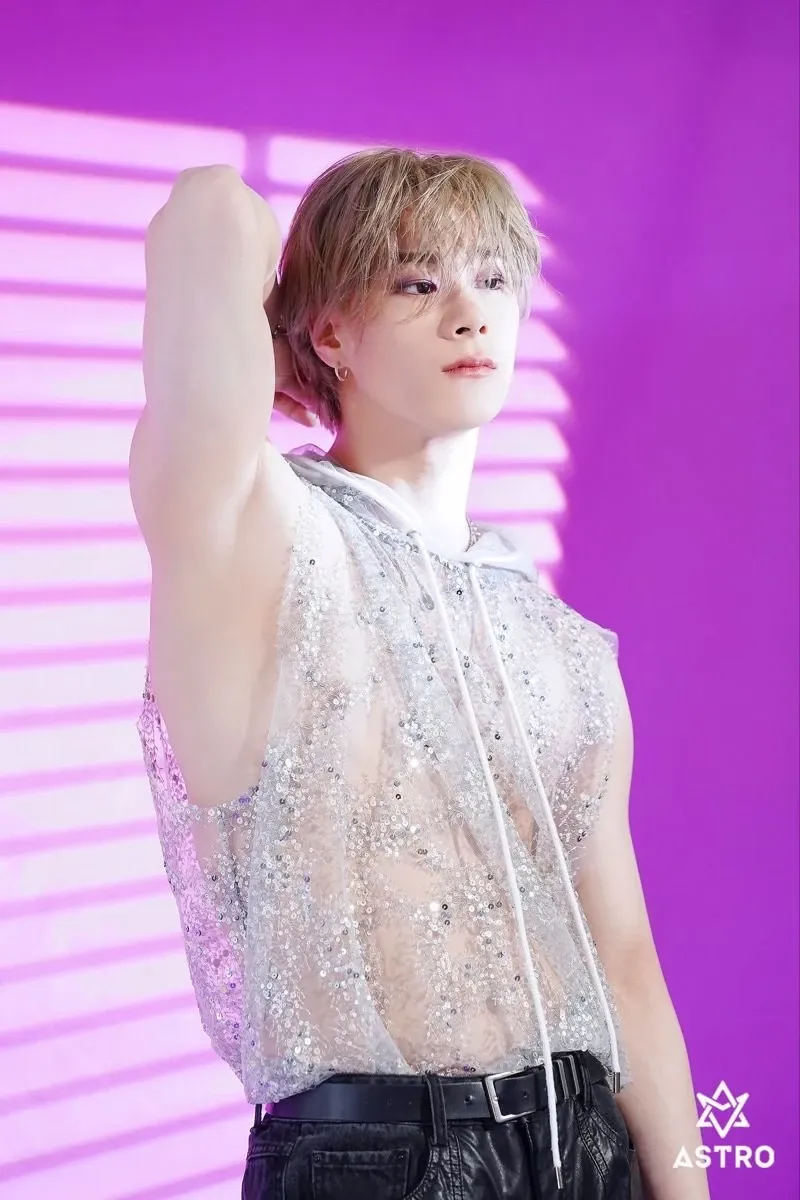 Latest photo of Moonbin (ASTRO)