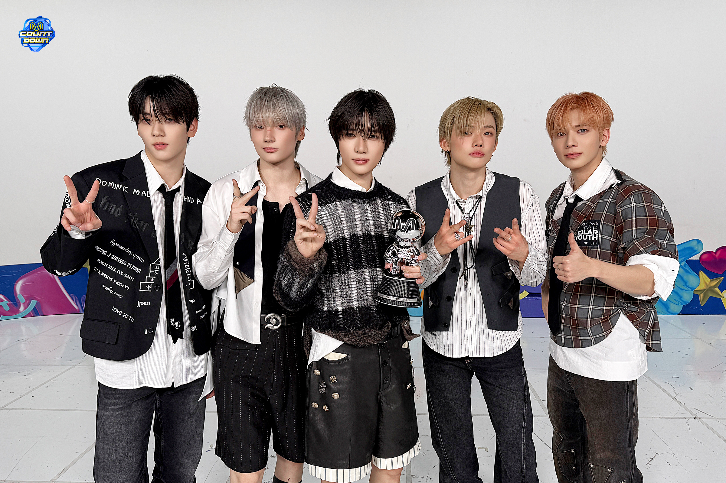 Foto aktivitas terbaru TOMORROW X TOGETHER