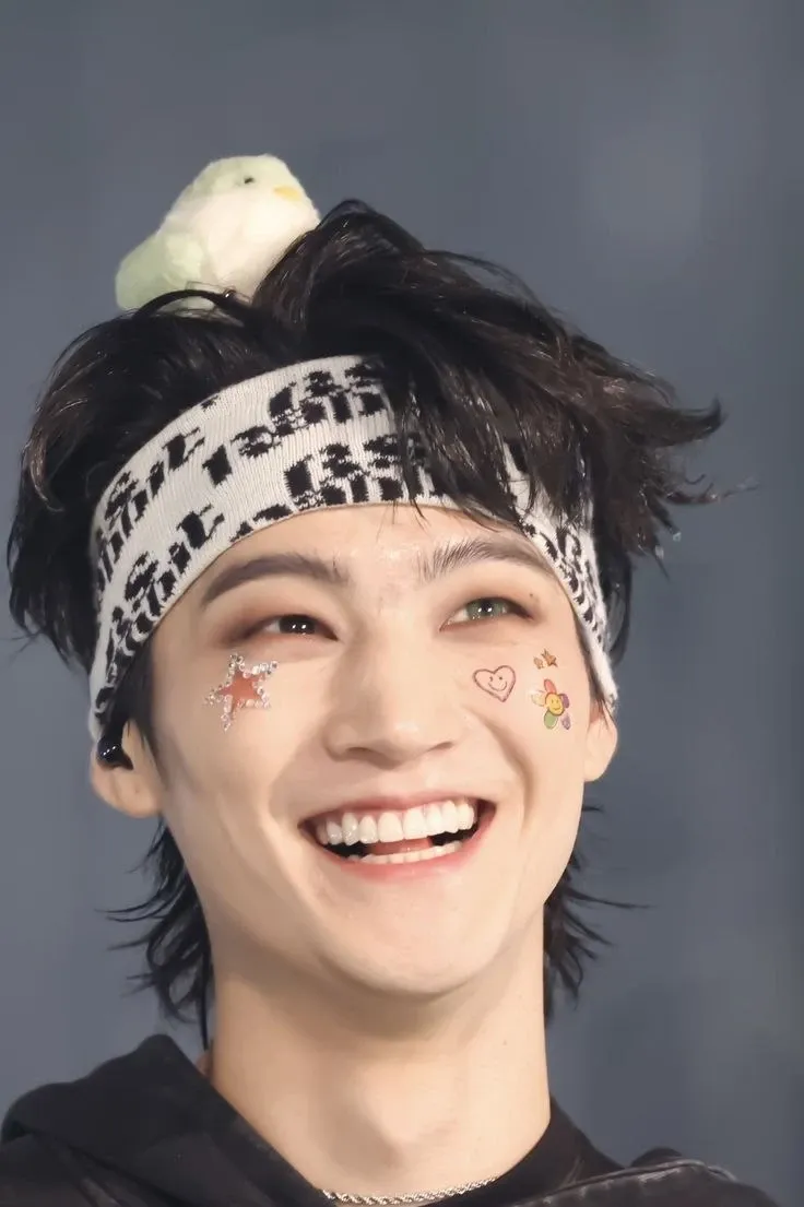 Latest photo of JAY B (GOT7)