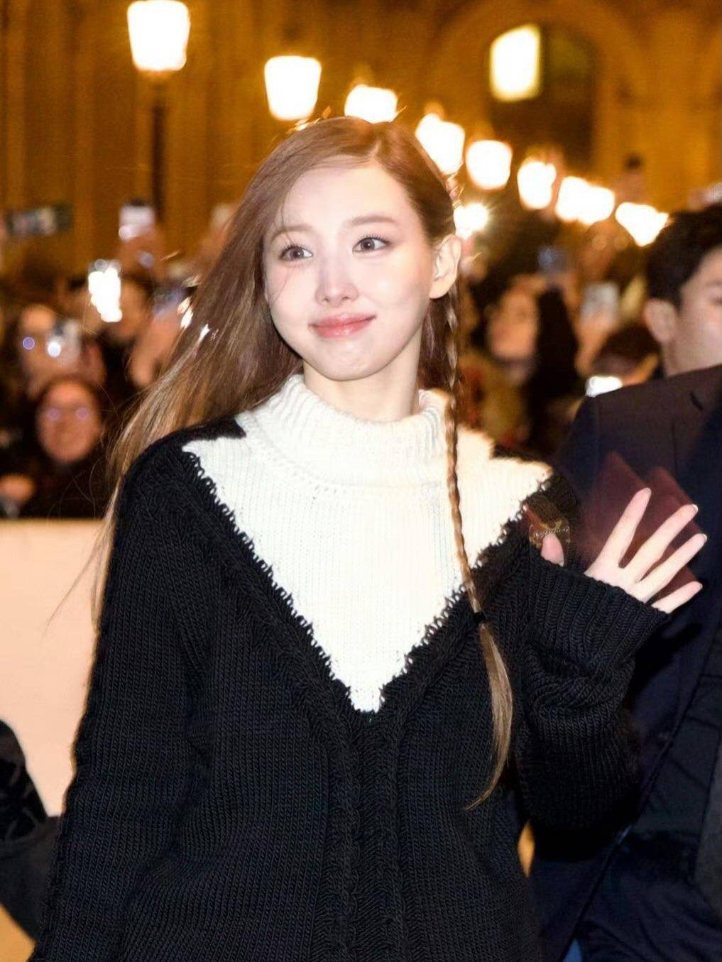 Latest photo of Nayeon (TWICE)