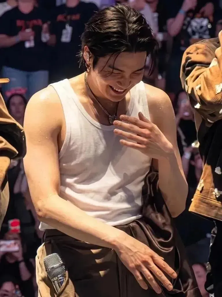 Potret di balik layar SUGA (BTS)
